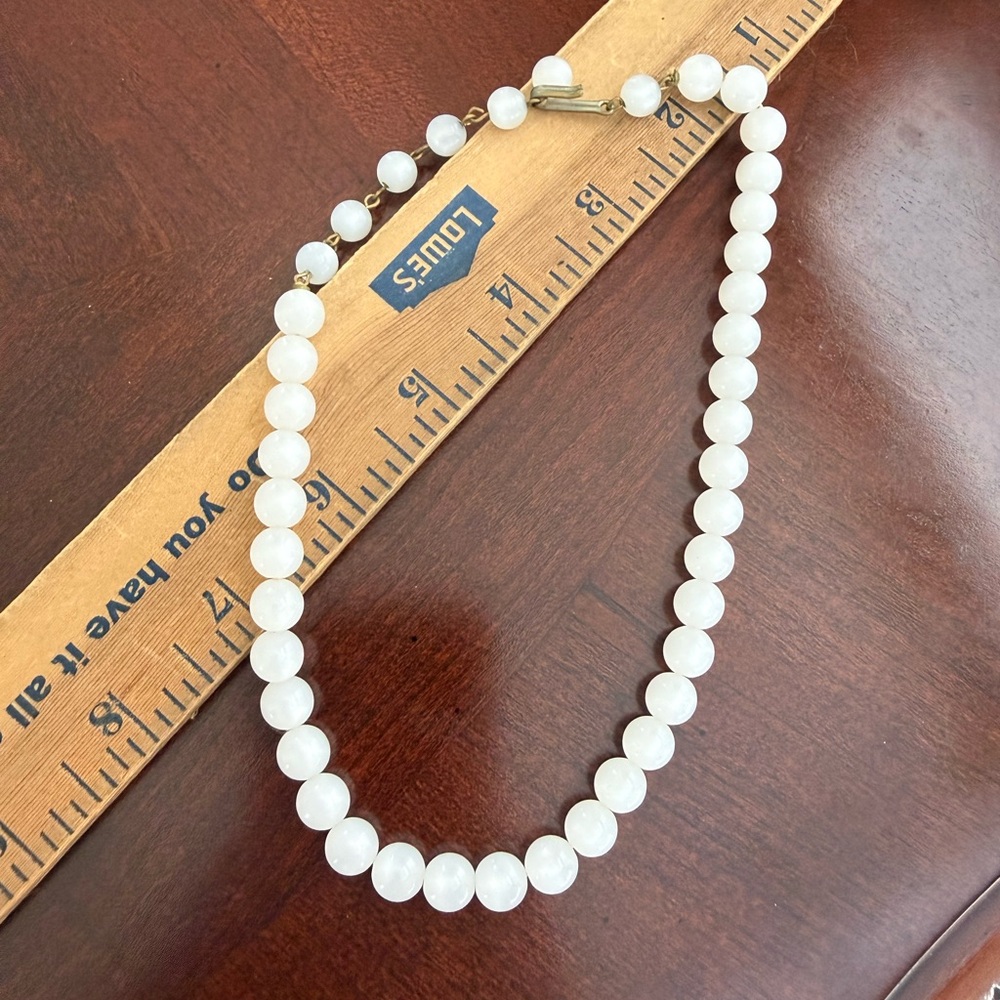 Vintage White Beads Necklace
